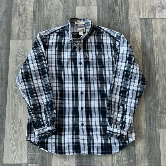 LL Bean Scotch Plaid Flannel Shirt Button Down
# 228061
Black/White
Men’s Medium - Picture 1 of 5